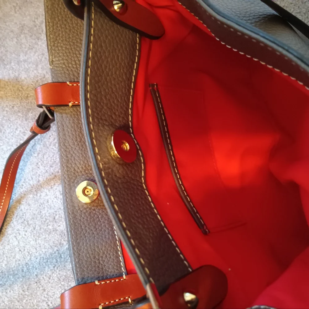 Dooney & bourke - Picture 16 of 16